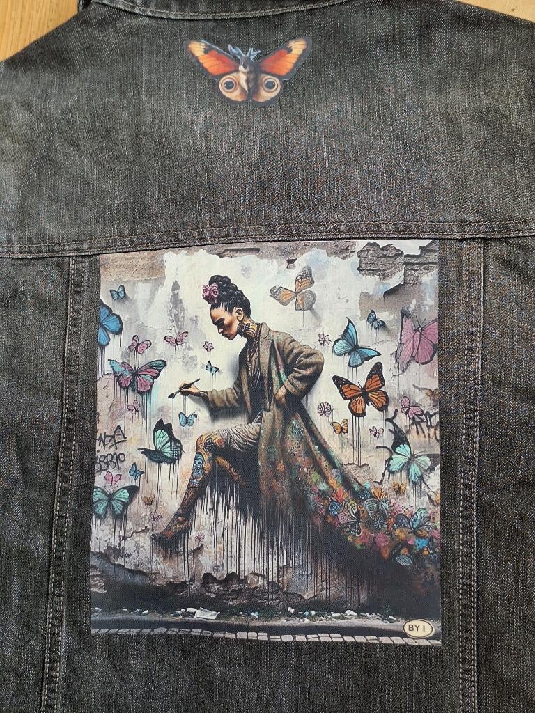 Frida Kahlo dames spijkerjasje, jeansjasje, denim, upcycled, Ophalen of Verzenden, Zo goed als nieuw, Maat 38/40 (M), Grijs