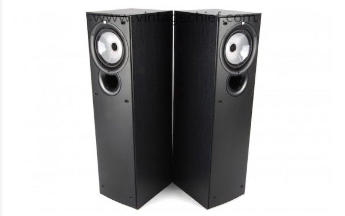 KEF Q35 Luidsprekers + Frontjes, Zo goed als nieuw, 60 tot 120 watt, Front, Rear of Stereo speakers, Ophalen