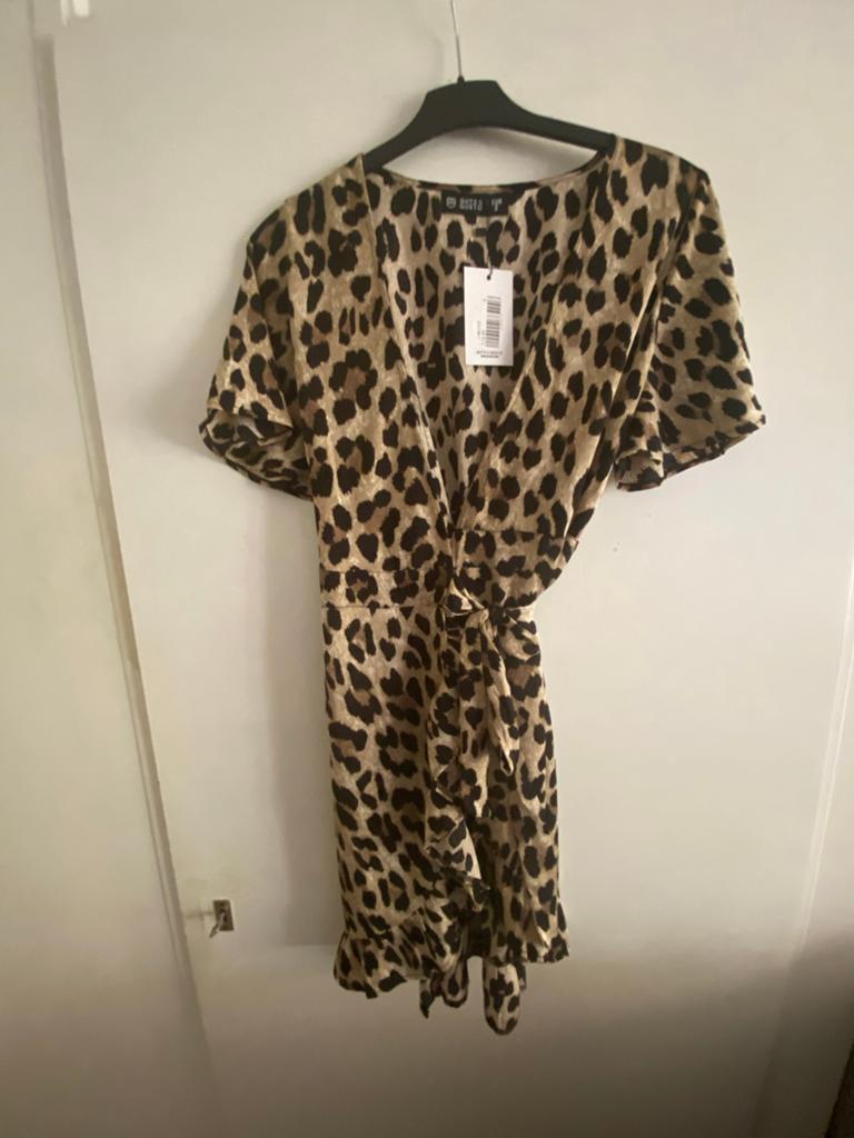 Nieuwe panterprint jurk met overslag en  van Guts & Gusto, Bruin, Nieuw, Ophalen of Verzenden, Knielengte