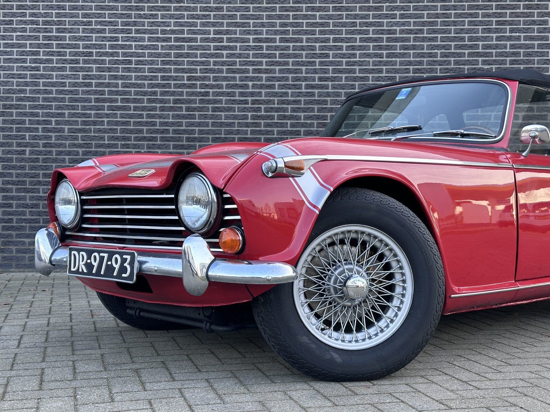 Triumph TR 250 (bj 1967), foto 12