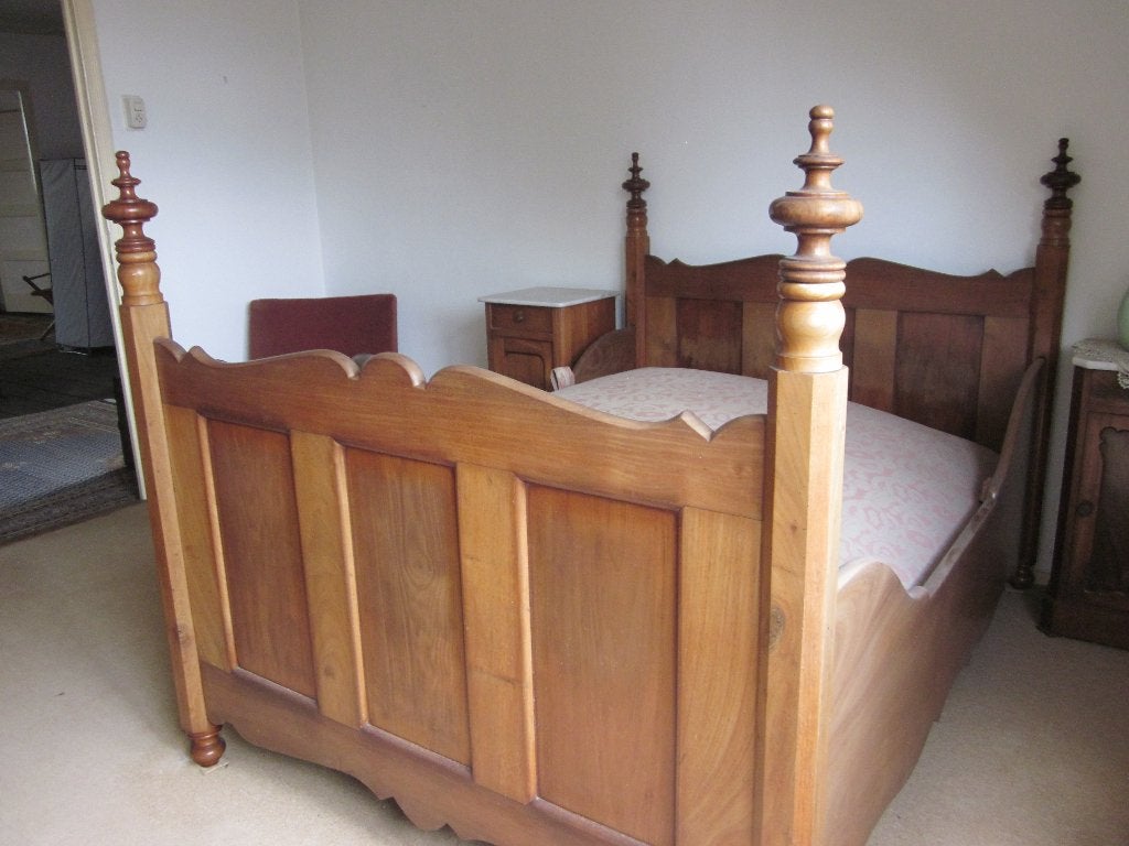 Antieke mahonie bed, Ophalen