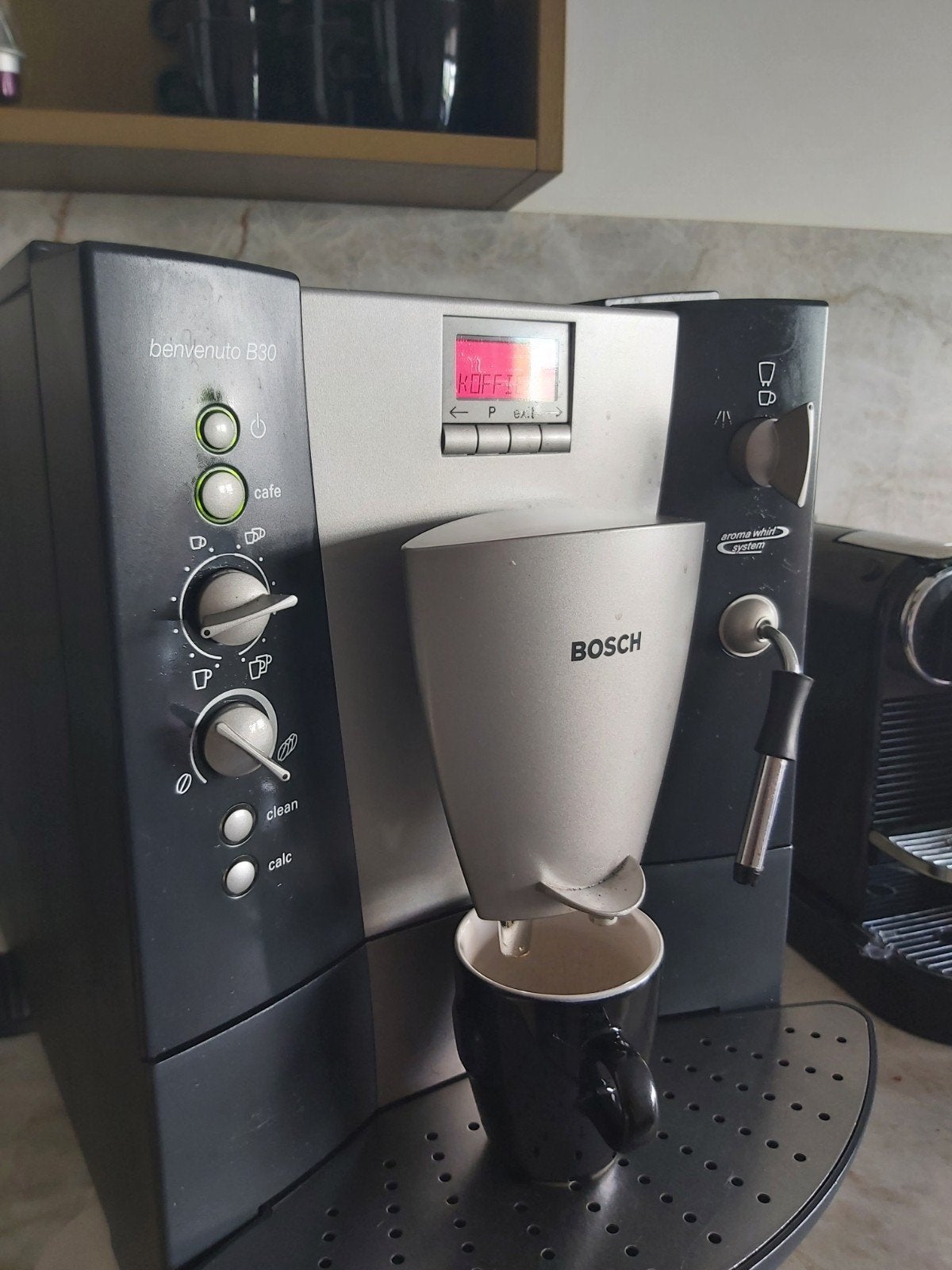 Bosch Benvenuto B30 Volautomatische Koffiemachine, Stoompijpje, Gebruikt, Koffiemachine, 4 tot 10 kopjes