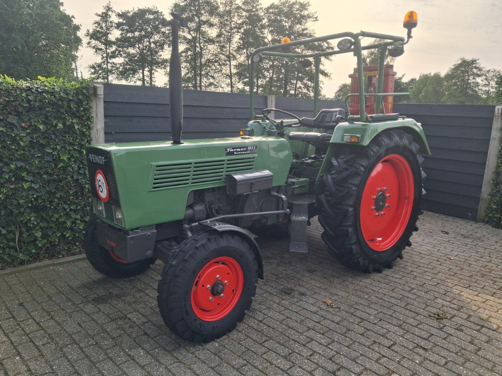 Fendt 103S met hefmast en grondbak, Gebruikt, Tot 2500, Ophalen of Verzenden, Tot 80 Pk