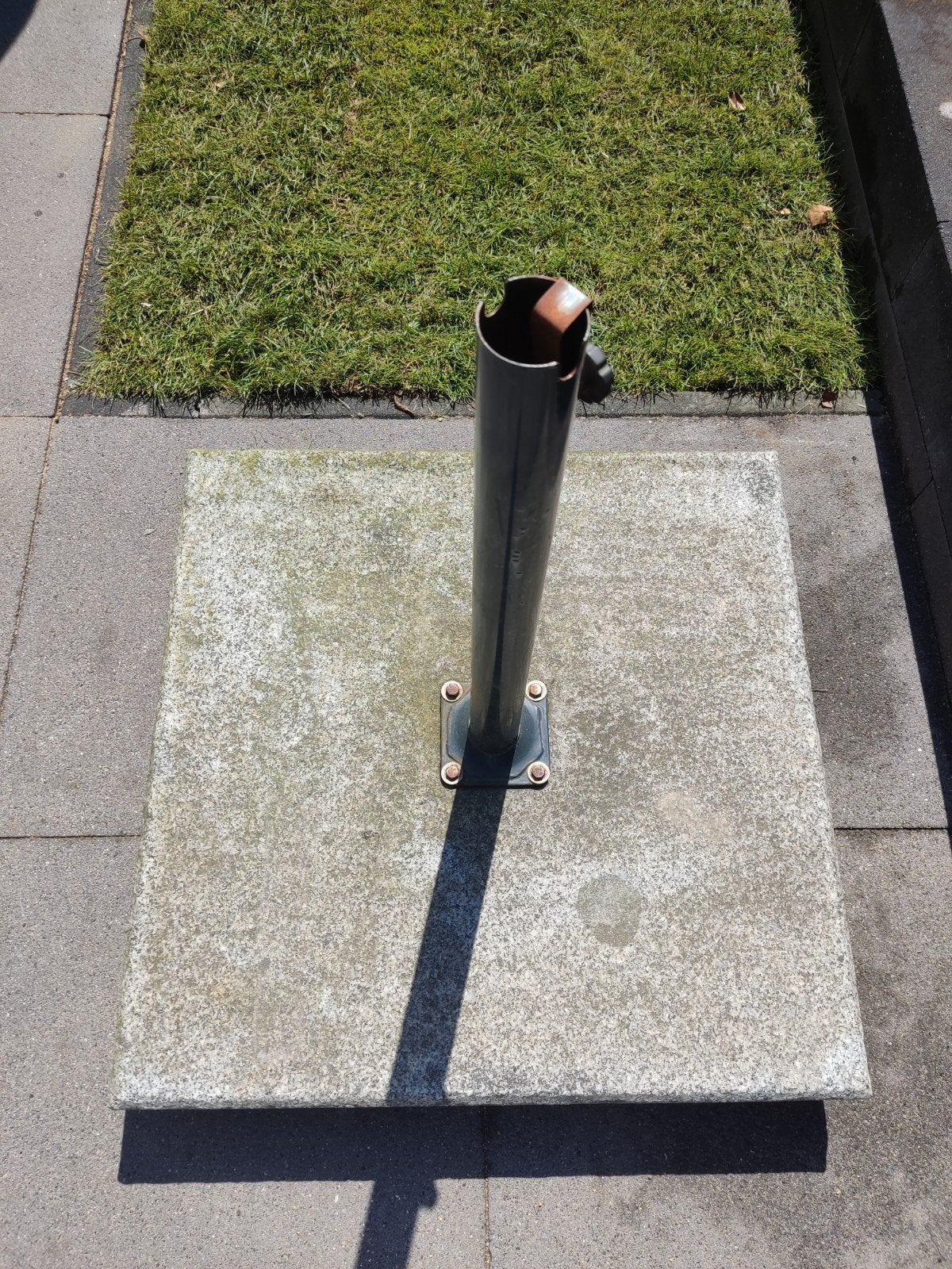 Granada parasolvoet 90kg met zweefparasol (verkleurd), Ophalen