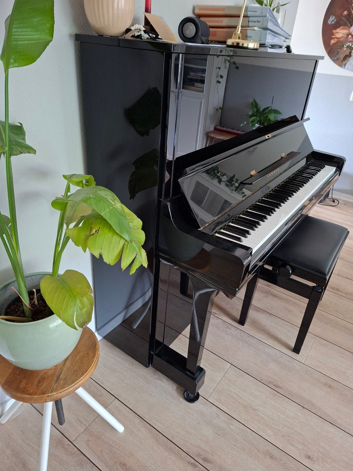 Hele mooie en nette yamaha piano, Muziek en Instrumenten, Piano's, Ophalen, Zwart, Zo goed als nieuw, Piano