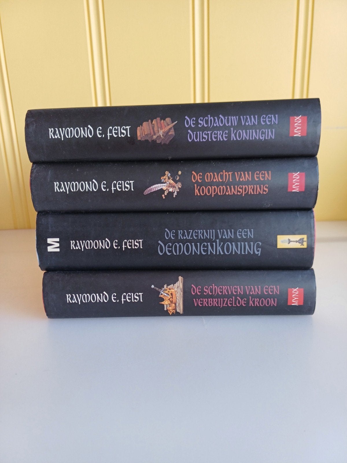 De boeken van de slangenoorlog, Ophalen of Verzenden, Gelezen, Raymond E. Feist