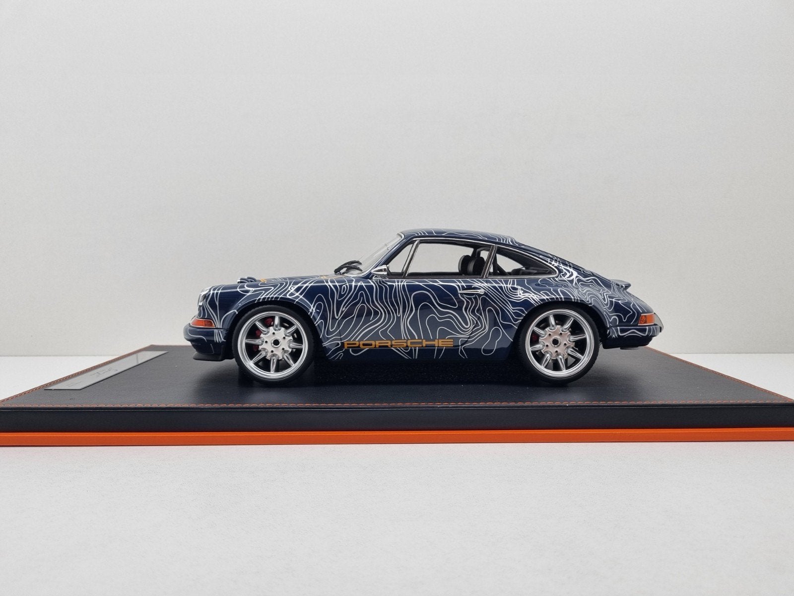 1:12 Ivy Merit
Porsche 911 Singer "Open Hood" 1/30 1:12 Nieu, Ophalen of Verzenden, Nieuw, 1:9 t/m 1:12, Auto
