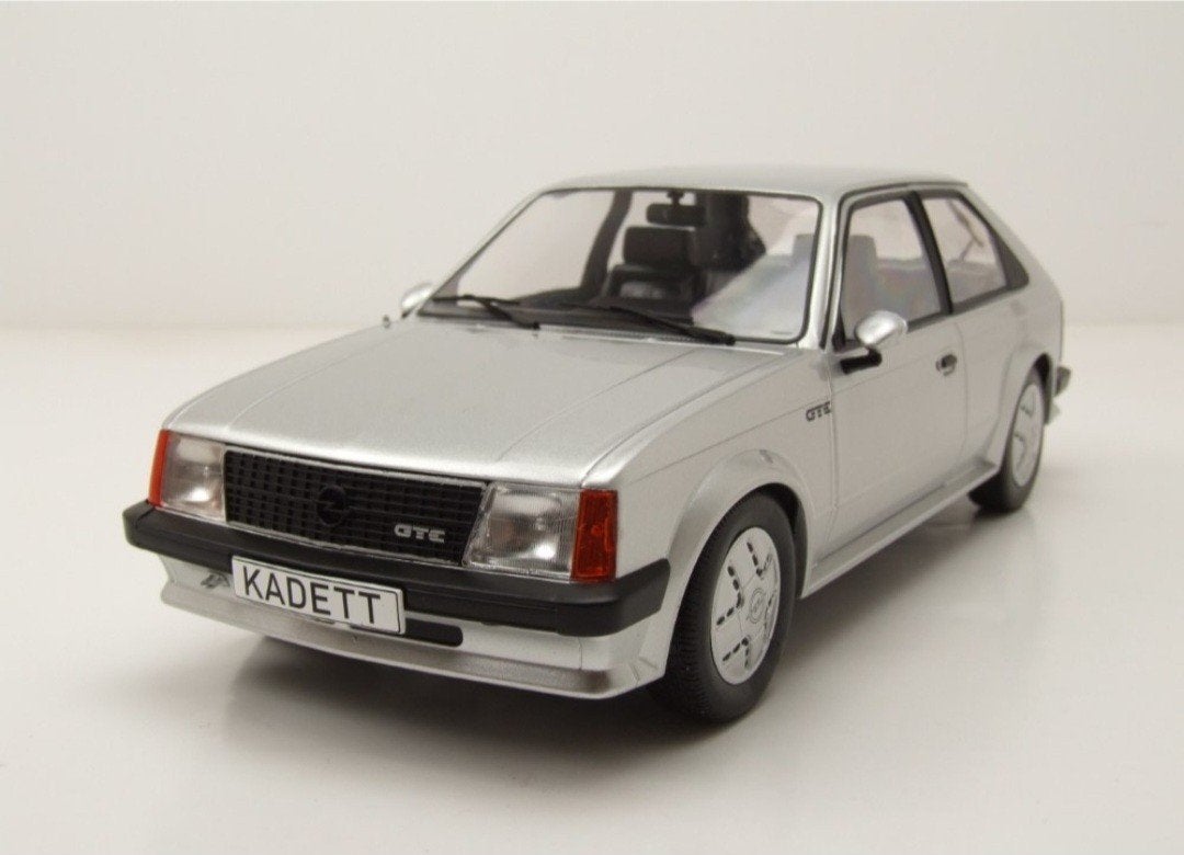 1:18 Opel Kadett D GT/E uit 1983 Grijs Model Car Groep, Ophalen of Verzenden, Nieuw, Auto, Overige merken
