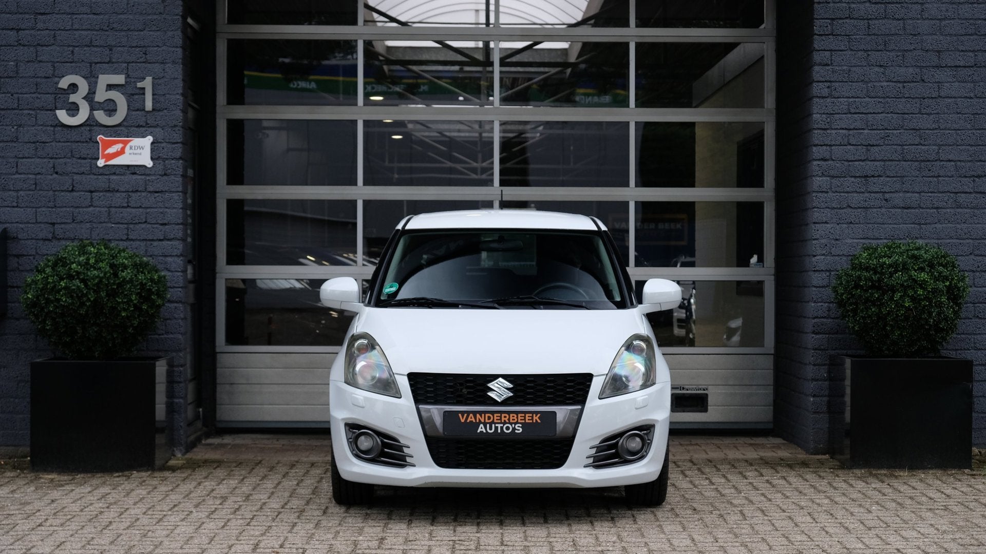 Suzuki Swift 1.6 Sport 136PK Airco|Bluetooth|Cruise, Auto's, Suzuki, Euro 5, Gebruikt, Zwart, 4 cilinders