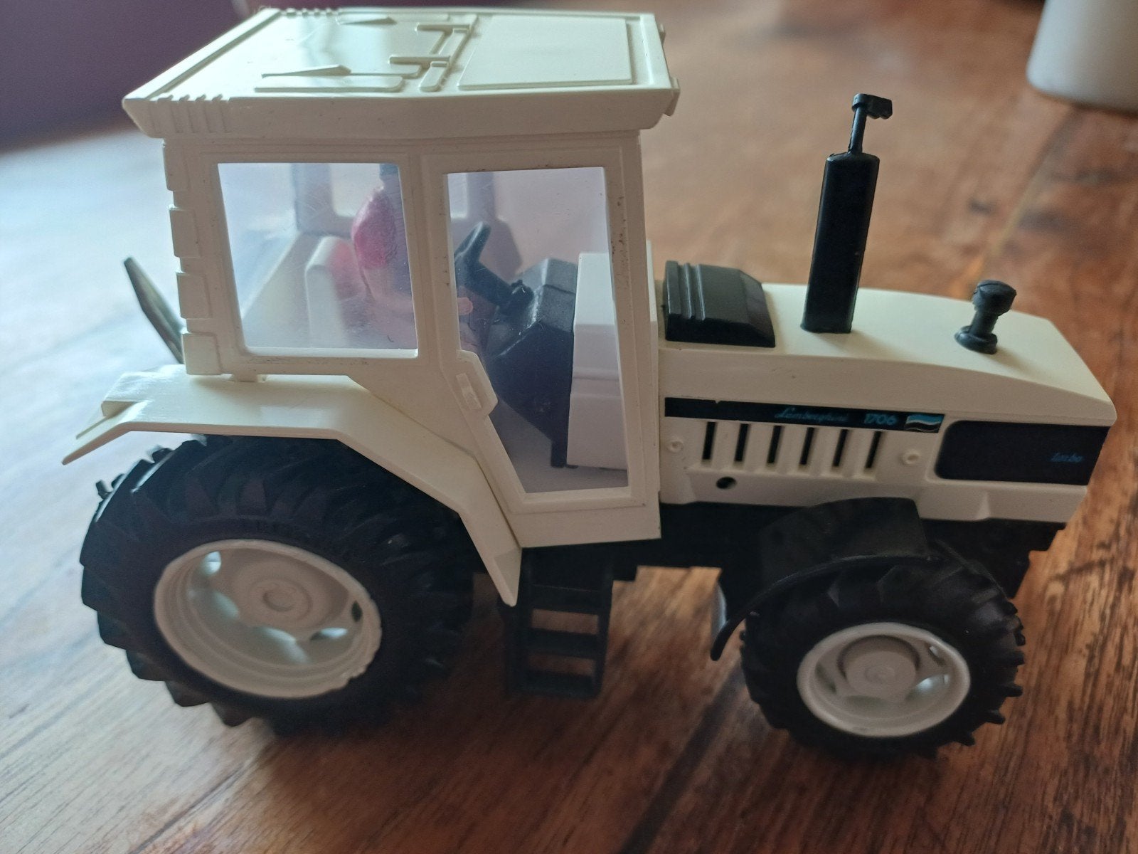 Miniatuur Witte Lamborghini 1706 Tractor Speelgoed, Ophalen of Verzenden, Gebruikt