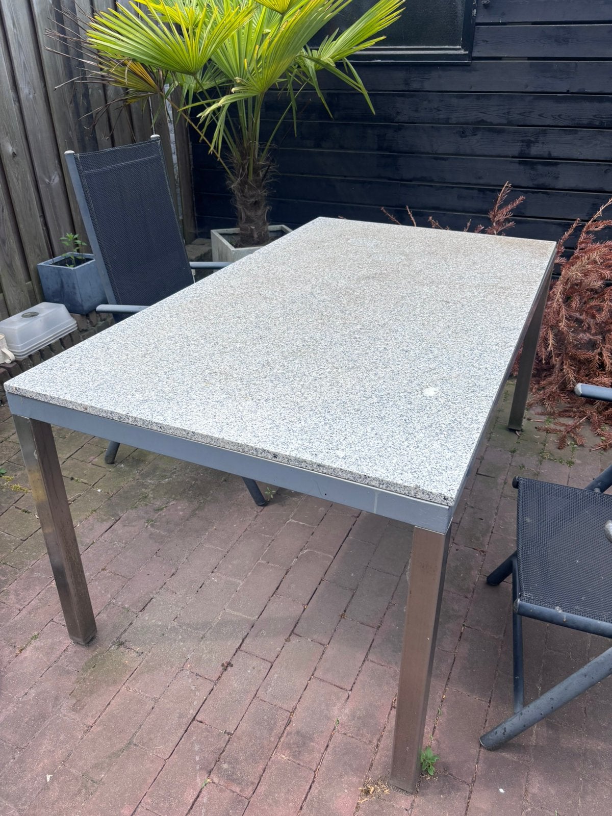 Tuintafel met zwaar natuurstenen/granieten blad, Ophalen, Gebruikt, Rechthoekig, Overige materialen