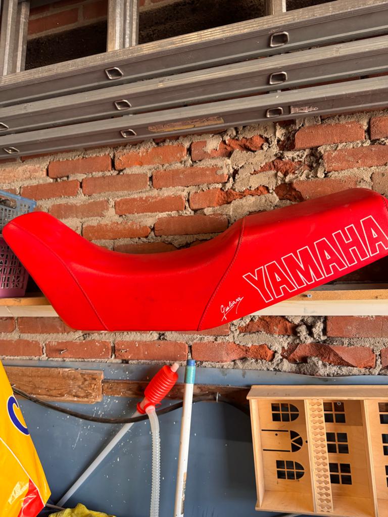 Zeer mooi rood zadel voor Yamaha DT, Ophalen, Gebruikt