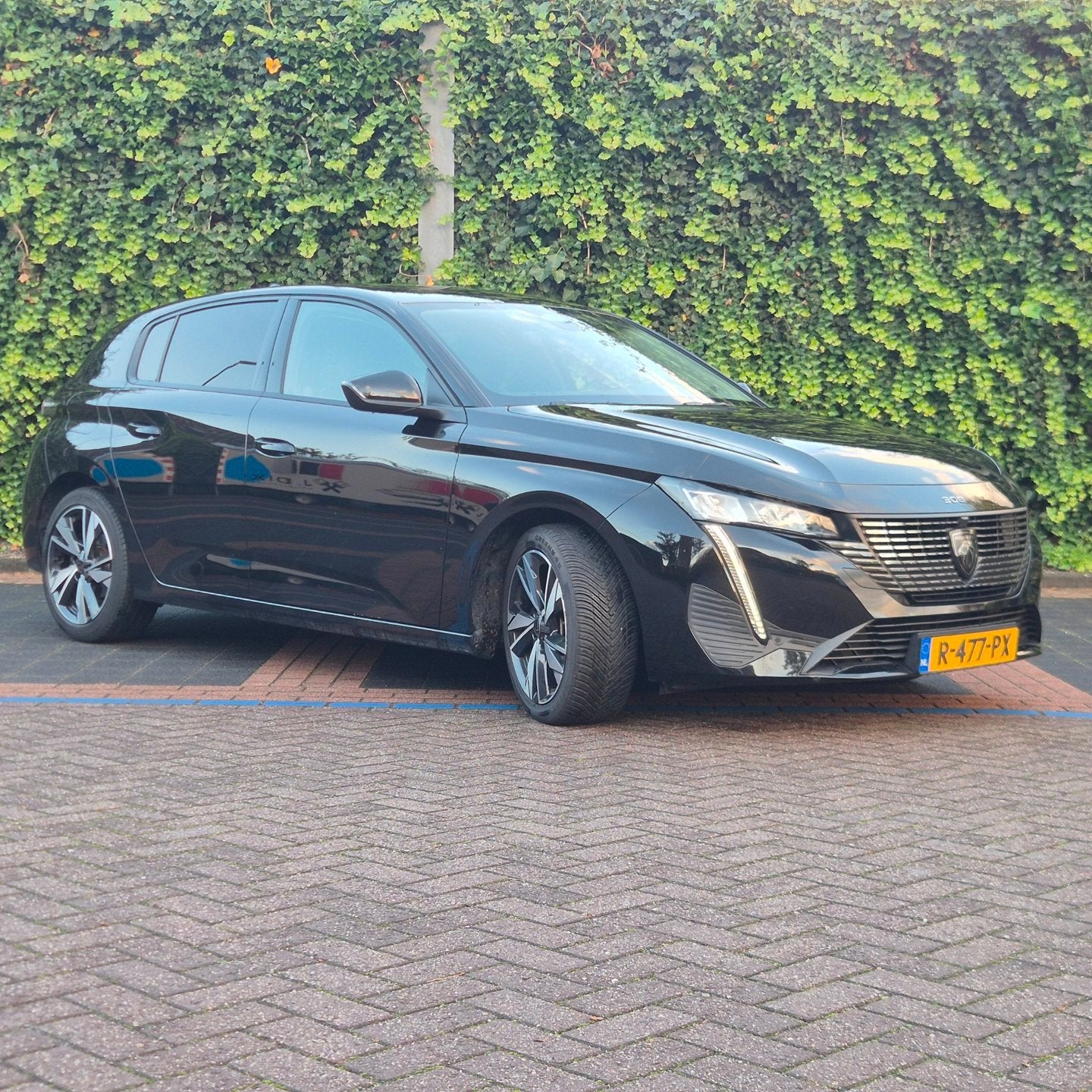 Peugeot 308 1.2 PureTech Allure 130 EAT8 | Trekhaak | Camera, Dealer onderhouden, Gebruikt, 1199 cc, 1264 kg