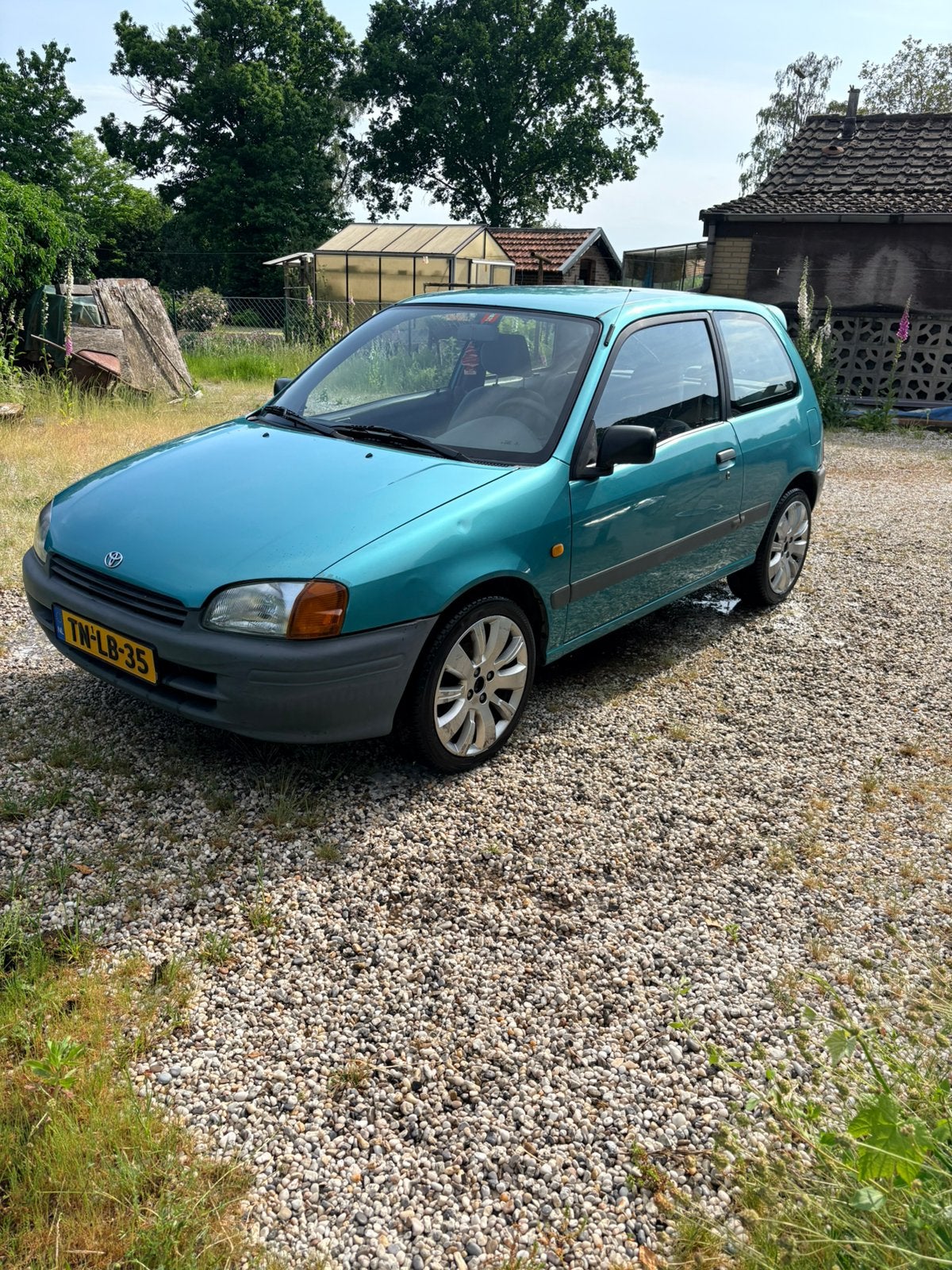 Toyota Starlet 1.3 16V 1998 Groen, Auto's, Voorwielaandrijving, 15 km/l, 74 pk, 4 cilinders