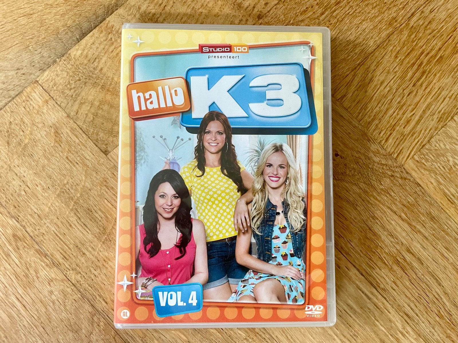 Hallo K3 - Volume 4 op DVD (krasvrij, met NL), Alle leeftijden, Tv-serie, Zo goed als nieuw, Ophalen of Verzenden