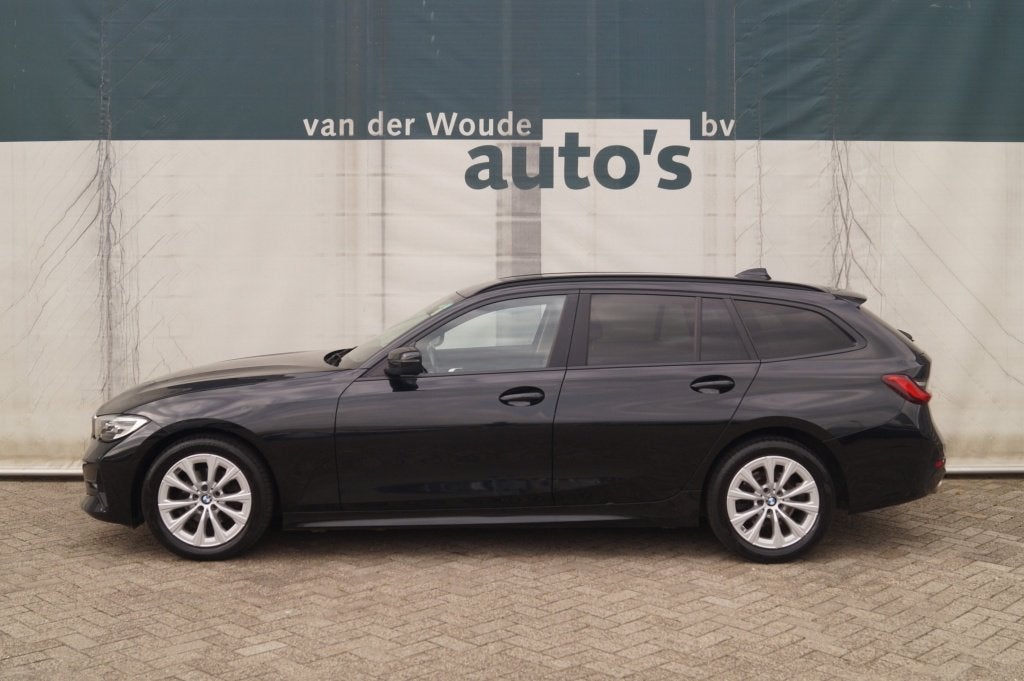 BMW 3 Serie Touring 318d Automaat Executive -NAVI-ECC-, Auto's, BMW, Automaat, Dealer onderhouden, 4 cilinders, Zwart