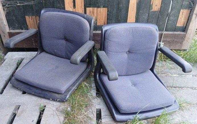 Twee gebruikte bootstoelen met armleuningen., Ophalen, Gebruikt