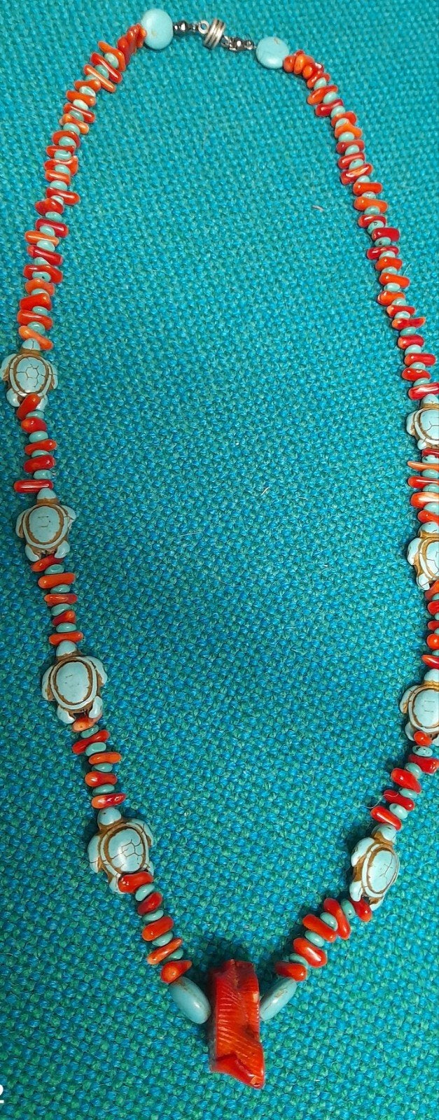Mooie ketting koraal turqouise howliet, Overige kleuren, Nieuw, Ophalen of Verzenden, Steen of Mineraal