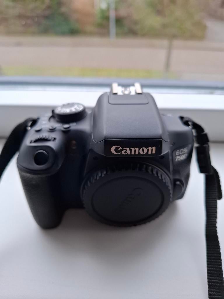 Canon eos 750d body met lader, accu en handleiding, Gebruikt, Spiegelreflex, Canon, Ophalen of Verzenden