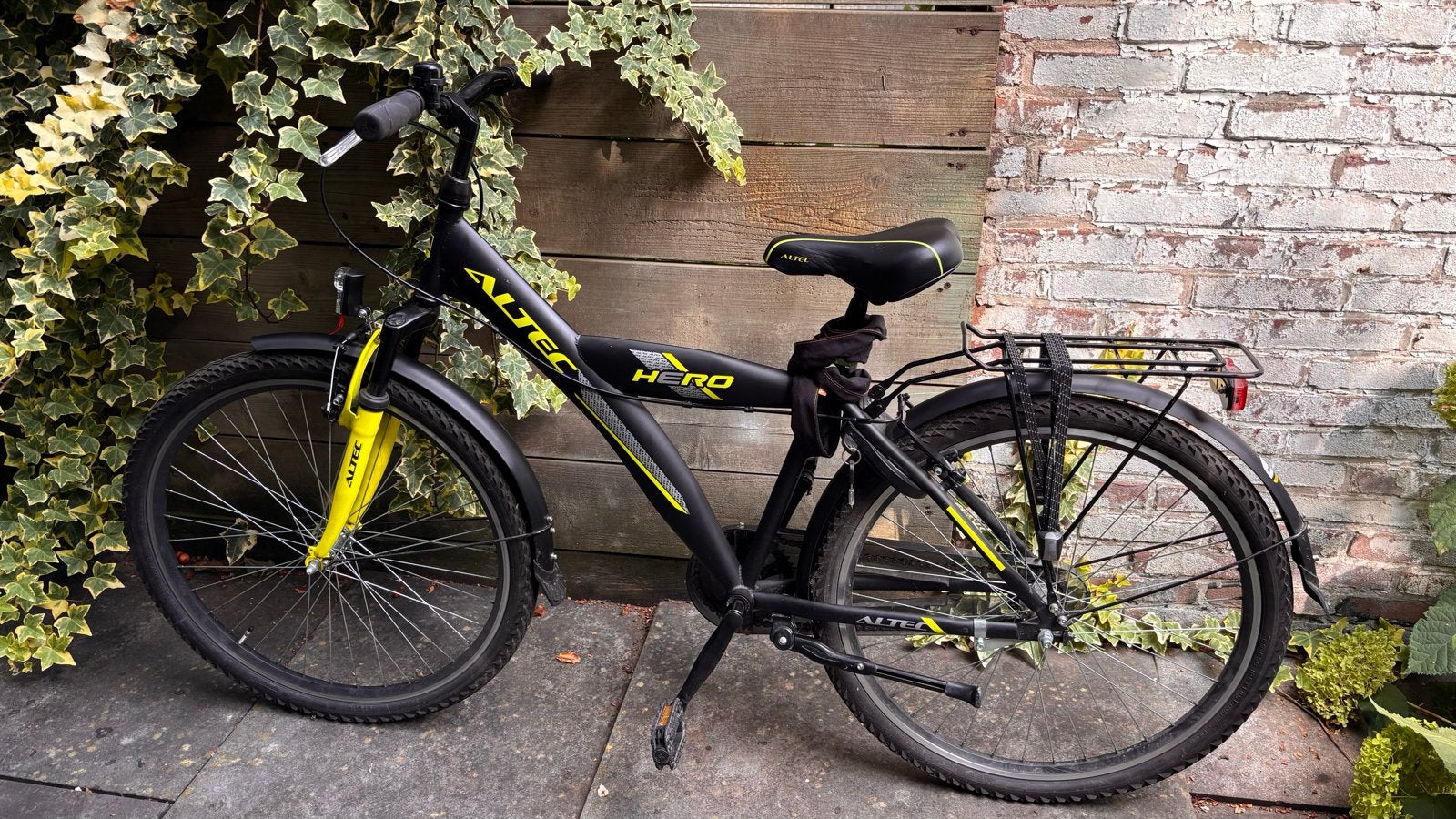 Altec Hero fiets - Zwart/Geel - 26 inch, Fietsen en Brommers, Fietsen | Jongens, Gebruikt, Velgrem, Handrem, Ophalen