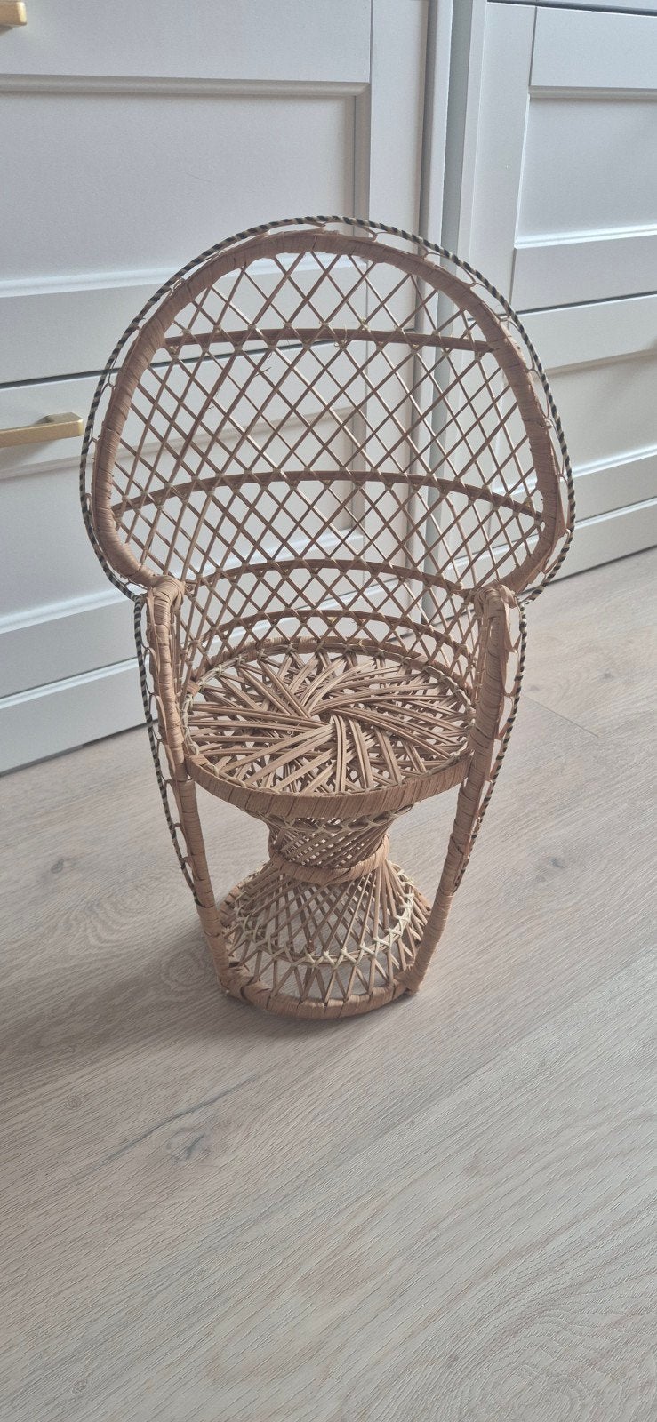 Vintage rotan poppenstoel / plantenstandaard, Ophalen of Verzenden