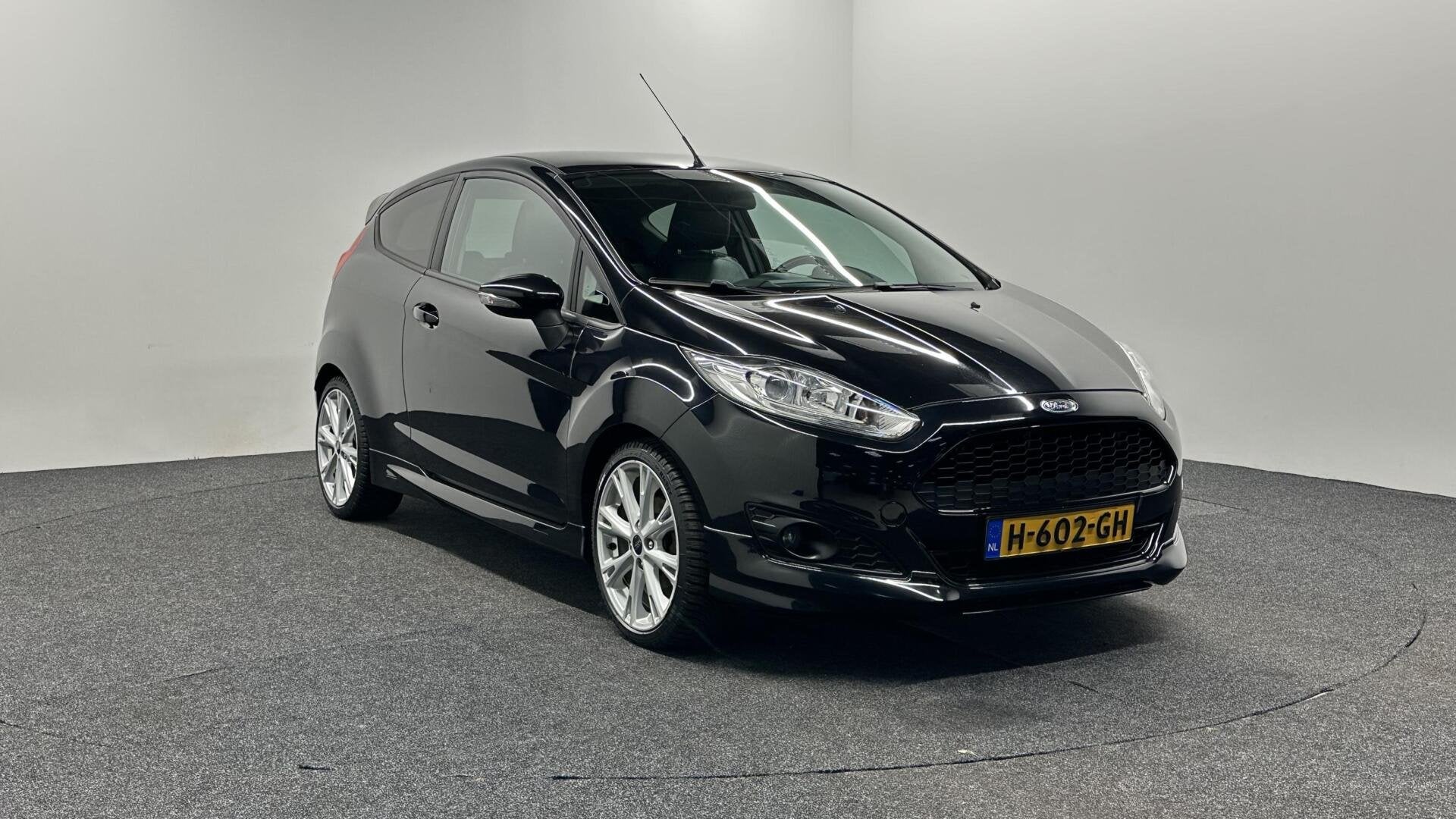 Ford Fiesta 1.0 EcoBoost Sport ECC STOELVERWARMING LM., Auto's, Voorwielaandrijving, Euro 5, 125 pk, Zwart