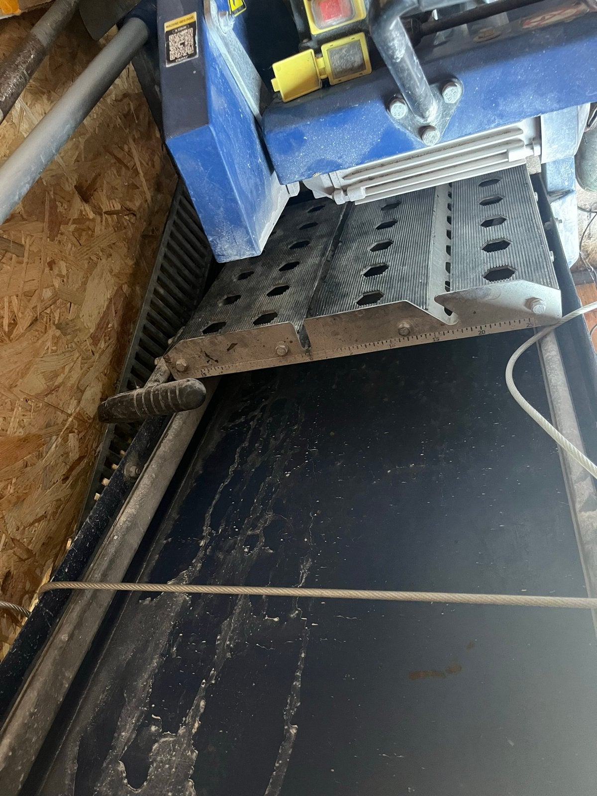 Carat tegelzaagmachine met keramisch en steen zaagblad, Ophalen of Verzenden, Zo goed als nieuw, 1200 watt of meer, Overige typen
