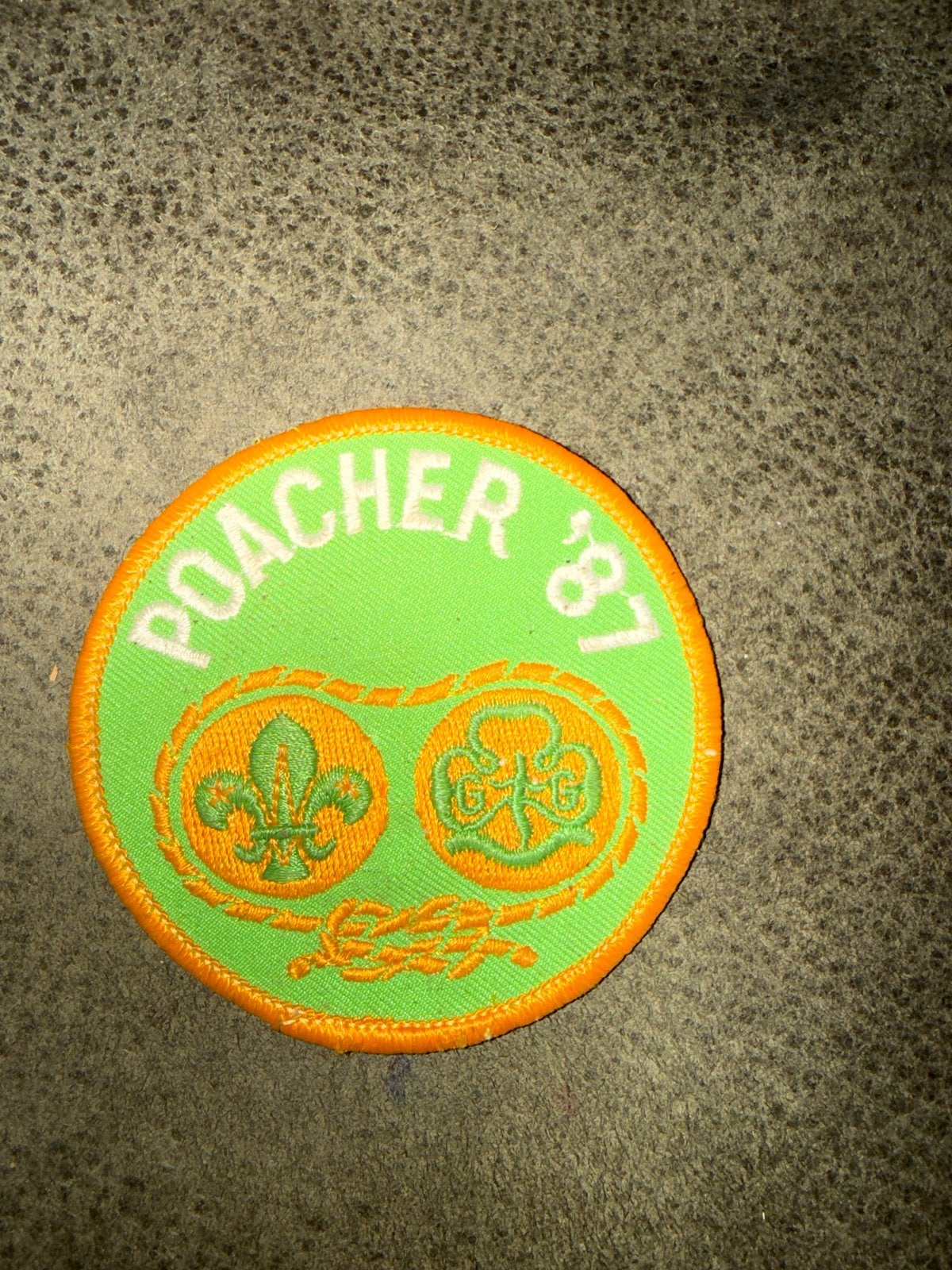 Vintage Scouting 'Poacher '87' Patch - Zeldzaam Verzamelobje, Ophalen of Verzenden, Zo goed als nieuw, Overige typen