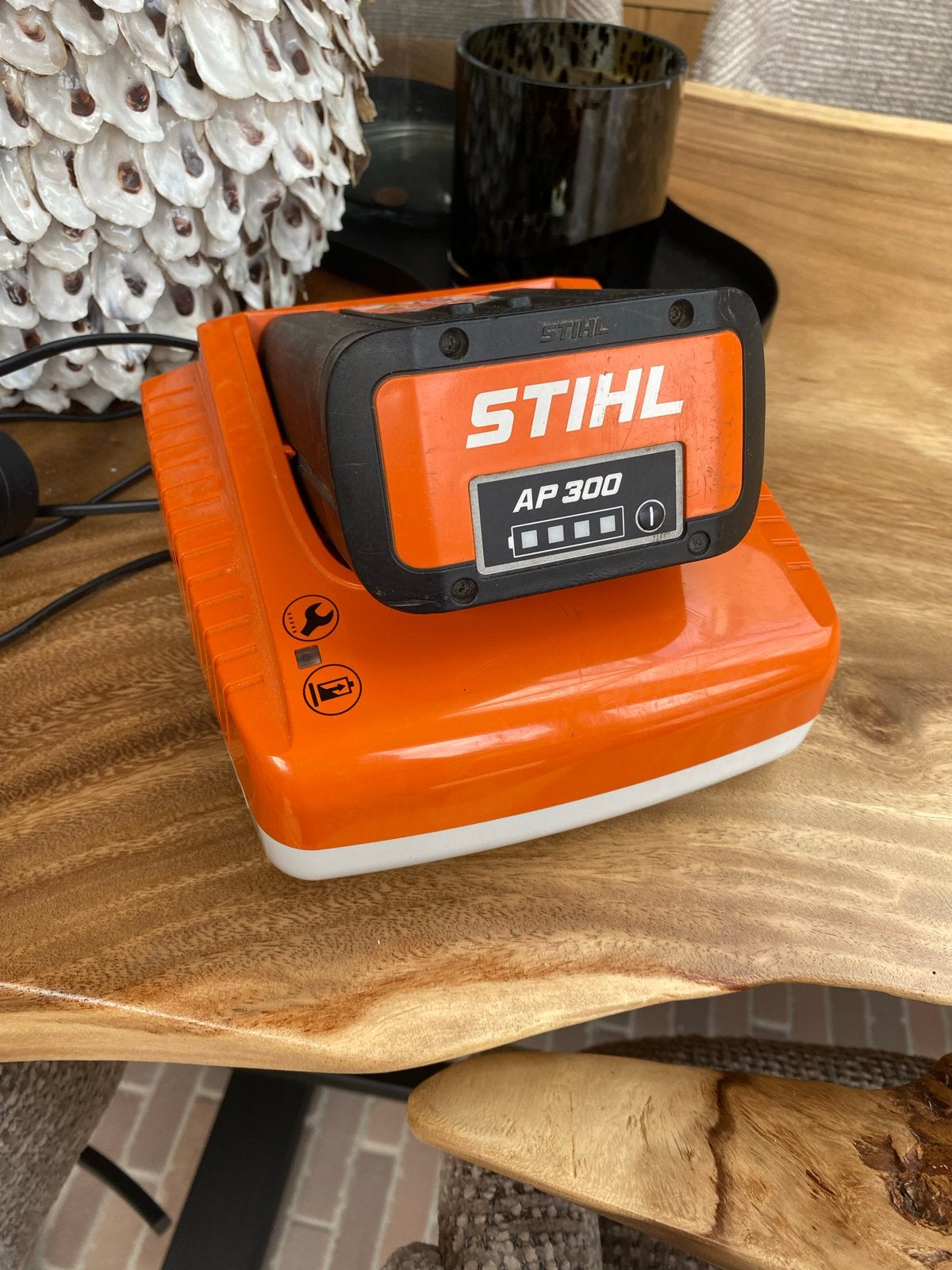 STIHL Accu AP 300 met Snellader AL 500, Tuin en Terras, Ophalen of Verzenden