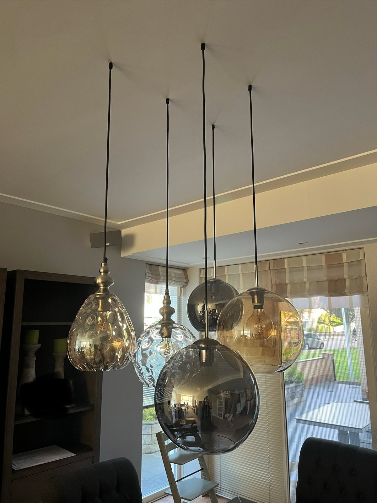 Mooie hanglamp met 5 glazen bollen, zo goed als nieuw, Ophalen, Zo goed als nieuw, Glas, E27 (groot)
