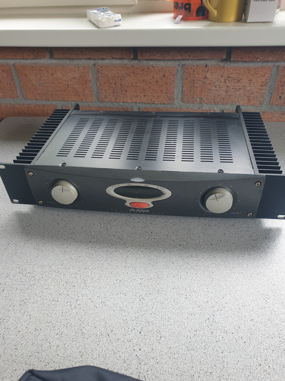 Alesis RA100 Studio Referentie Eindversterker, Overige merken, Gebruikt, Ophalen of Verzenden, 60 tot 120 watt