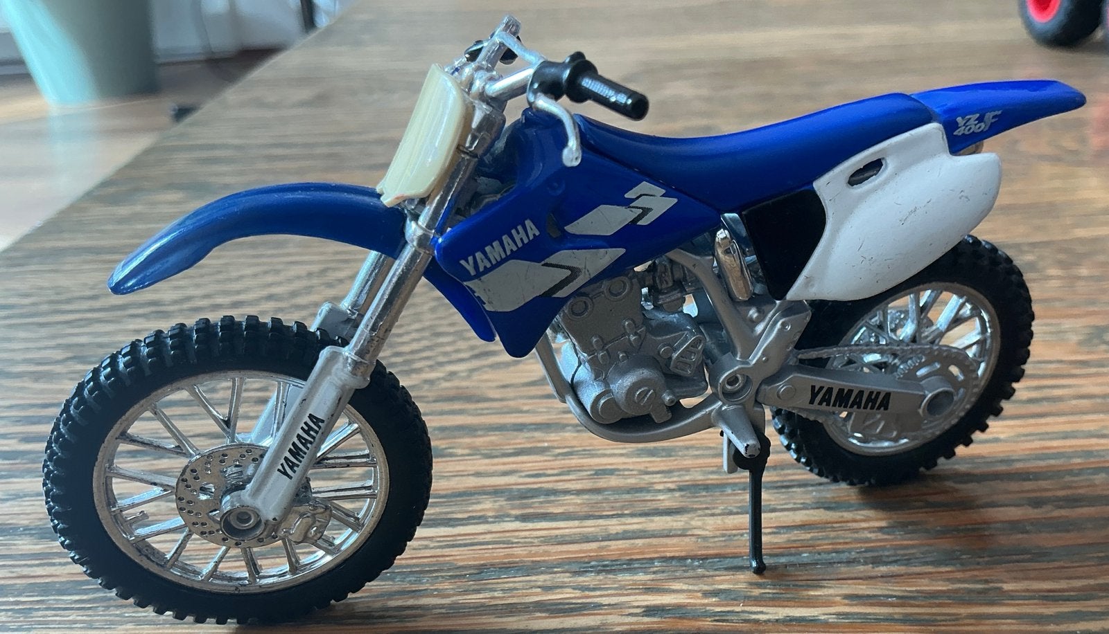 Yamaha motor YZ 400F SCHAAL 1:18, Ophalen, Gebruikt