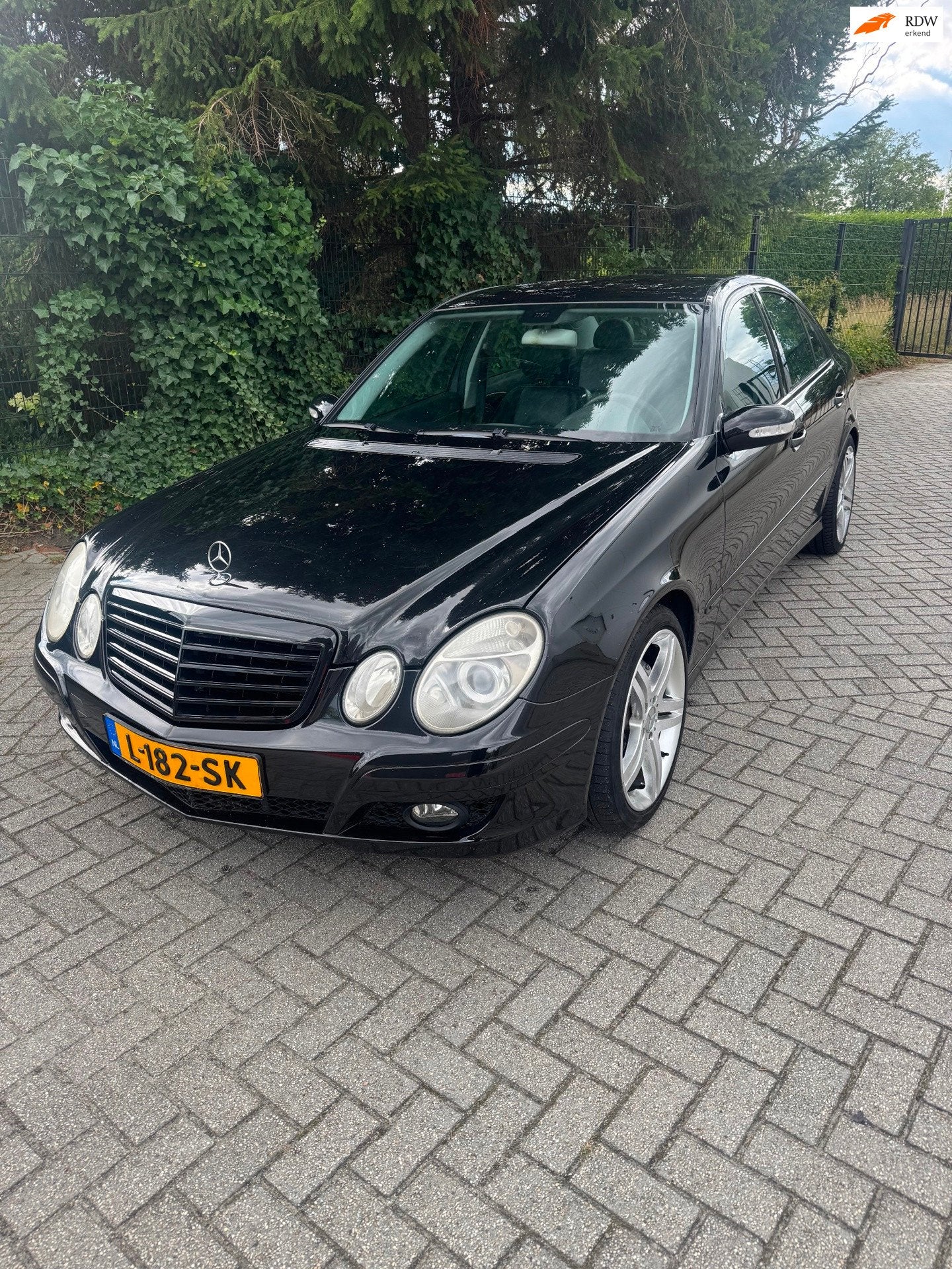 Mercedes-Benz E-klasse 280 Classic, Auto's, Automaat, Achterwielaandrijving, Gebruikt, Zwart