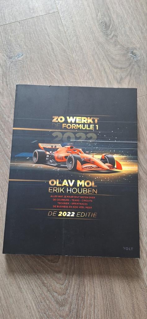 Zo Werkt De Formule 1 2022 - Olav Mol & Erik Houben, Ophalen of Verzenden, Zo goed als nieuw, Algemeen, Olav Mol, Erik Houben