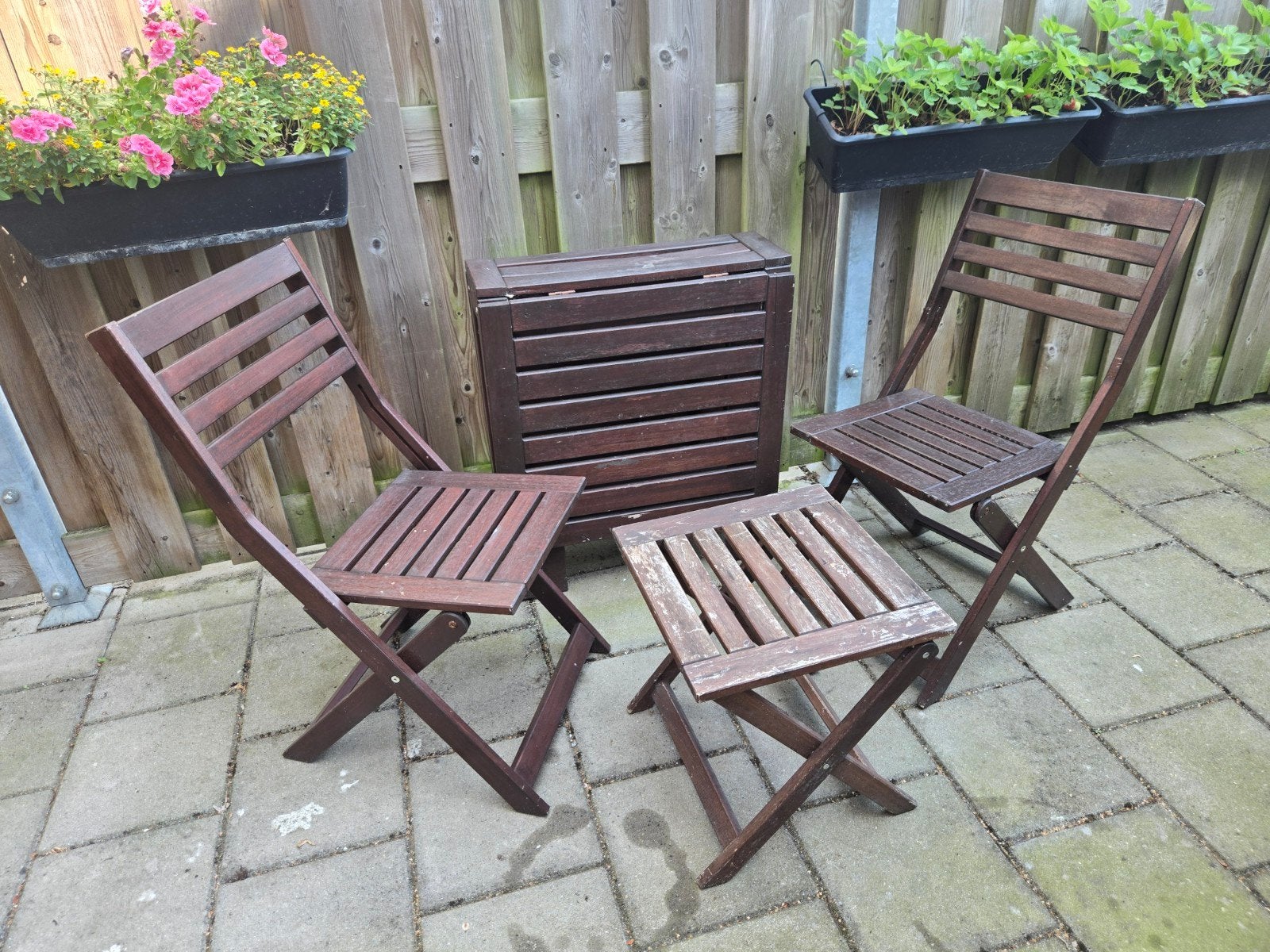 IKEA NÄMMARÖ - Tuinset - 2 klapstoelen klaptafel en krukje, Tuin en Terras, Tuinsets en Loungesets, Ophalen, Gebruikt, 2 zitplaatsen