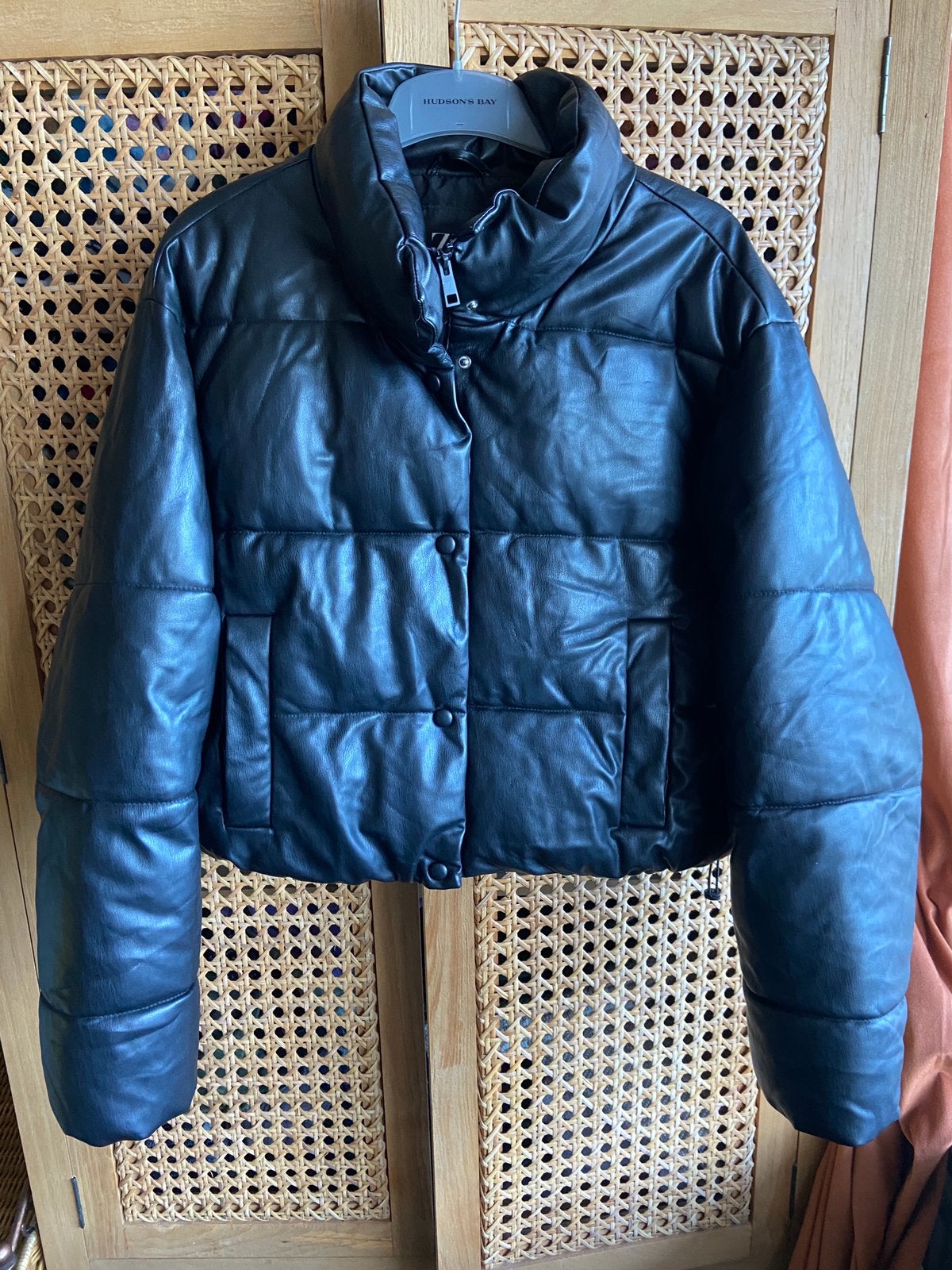 Zara puffer jacket leather look, Kleding | Dames, Ophalen of Verzenden, Zo goed als nieuw, Maat 46/48 (XL) of groter, Zwart
