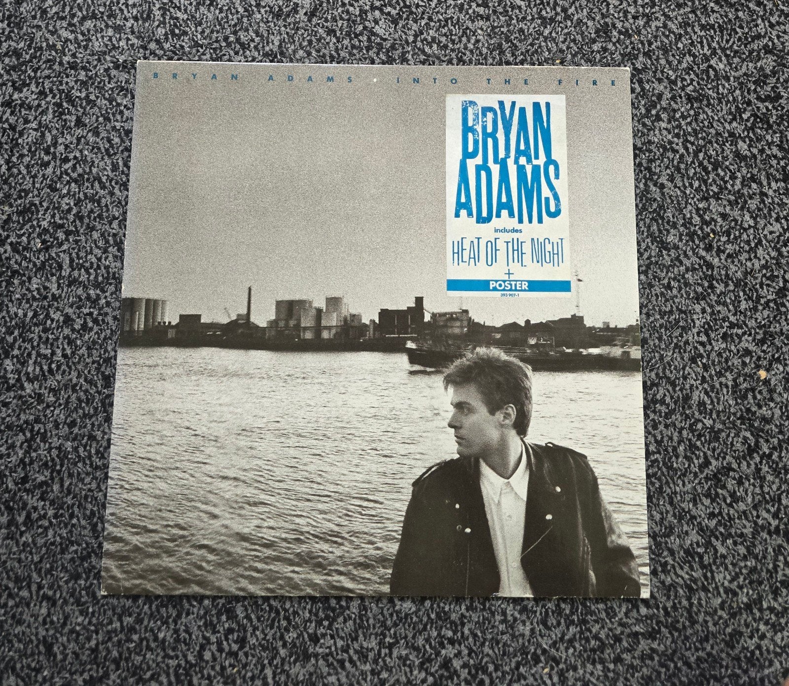 Bryan Adams into the fire lp  Inclusief poster, Ophalen of Verzenden, Gebruikt, 12 inch, Poprock
