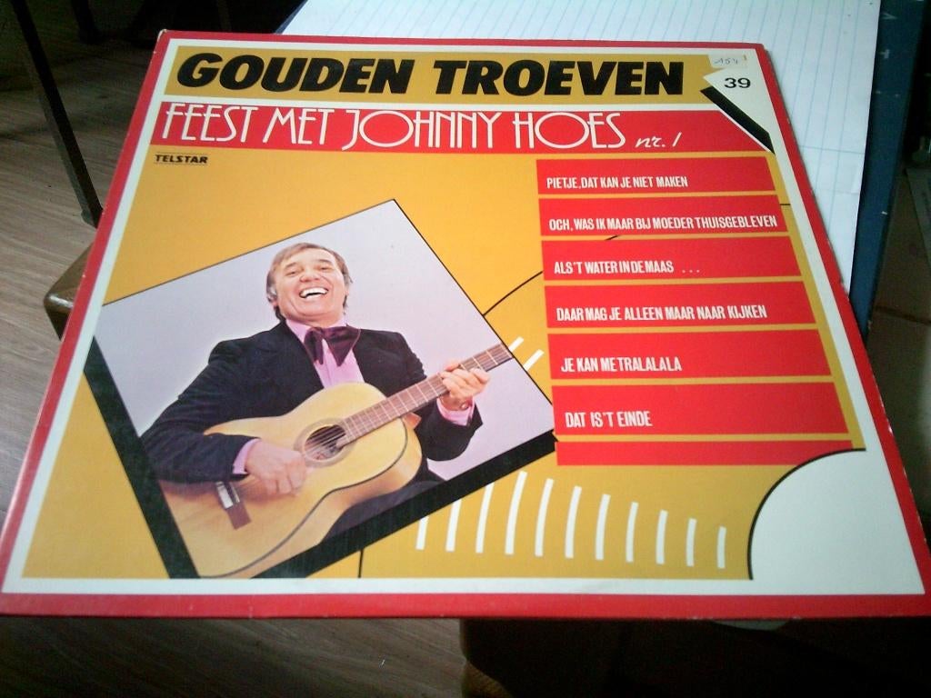 JOHNNY HOES LP FEEST MET JOHNNY HOES VOL 1, Ophalen of Verzenden, Zo goed als nieuw, Levenslied of Smartlap, Inclusief binnenhoes