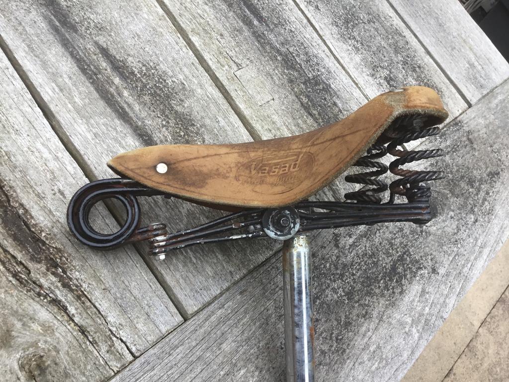 Vintage Vasad zadel met vering - Klassiek fietszadel, Gebruikt, Leer, Ophalen of Verzenden, Zadel