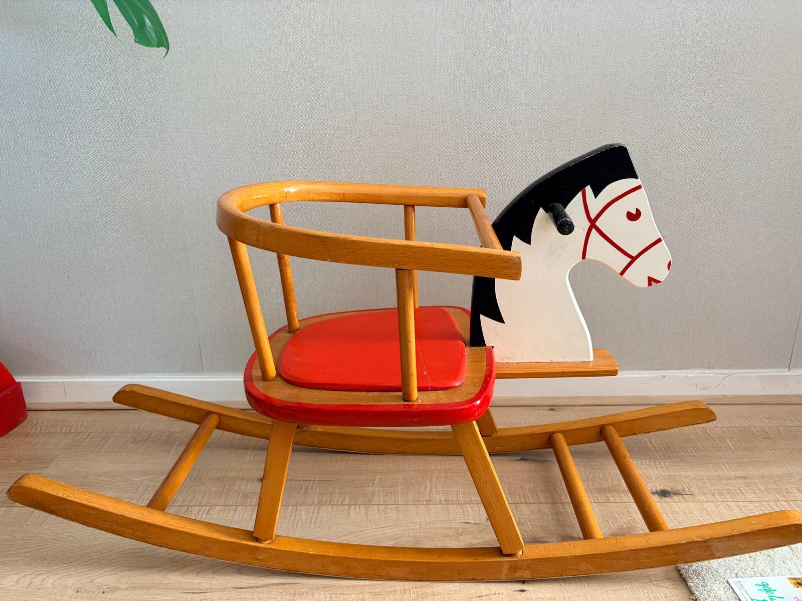 Houten hobbelpaard met zitje, Kinderen en Baby's, Ophalen, Zo goed als nieuw, Jongen of Meisje