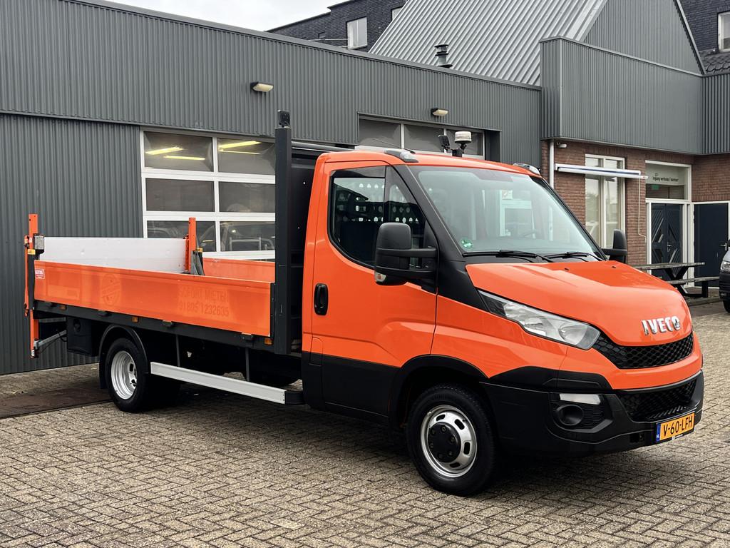 Iveco Daily 35C15 2.3 375 Trekhaak 3500kg Laadklep 500kg Ope, Auto's, Bestelauto's, Gebruikt, Zwart, Iveco, Bedrijf