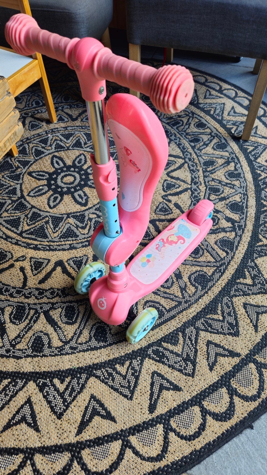 Roze prinses kinderstep met zitje, verstelbaar en lichtjes, Ophalen of Verzenden, Zo goed als nieuw, Minder dan 16 inch