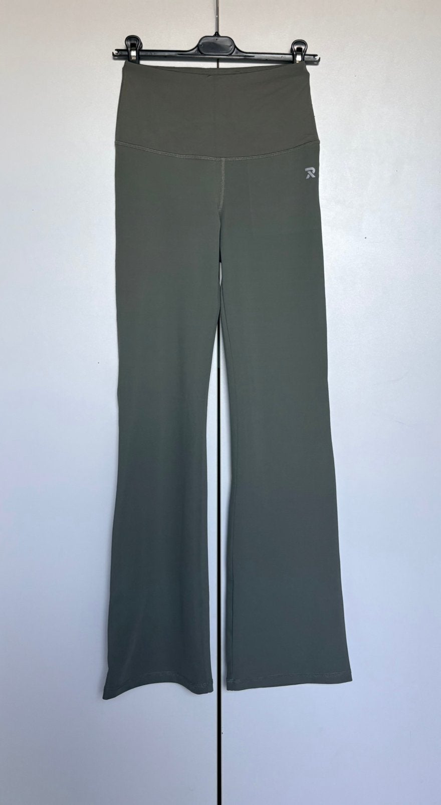 Sportlegging Khaki, Nieuw, Ophalen of Verzenden, Fitness of Aerobics, Maat 36 (S)