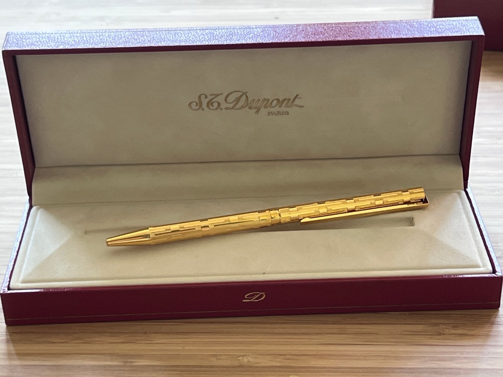 S.T. Dupont Stylo Bille (Balpen) 24k Plaqué Or, Ophalen of Verzenden, Zo goed als nieuw, Balpen, Overige merken