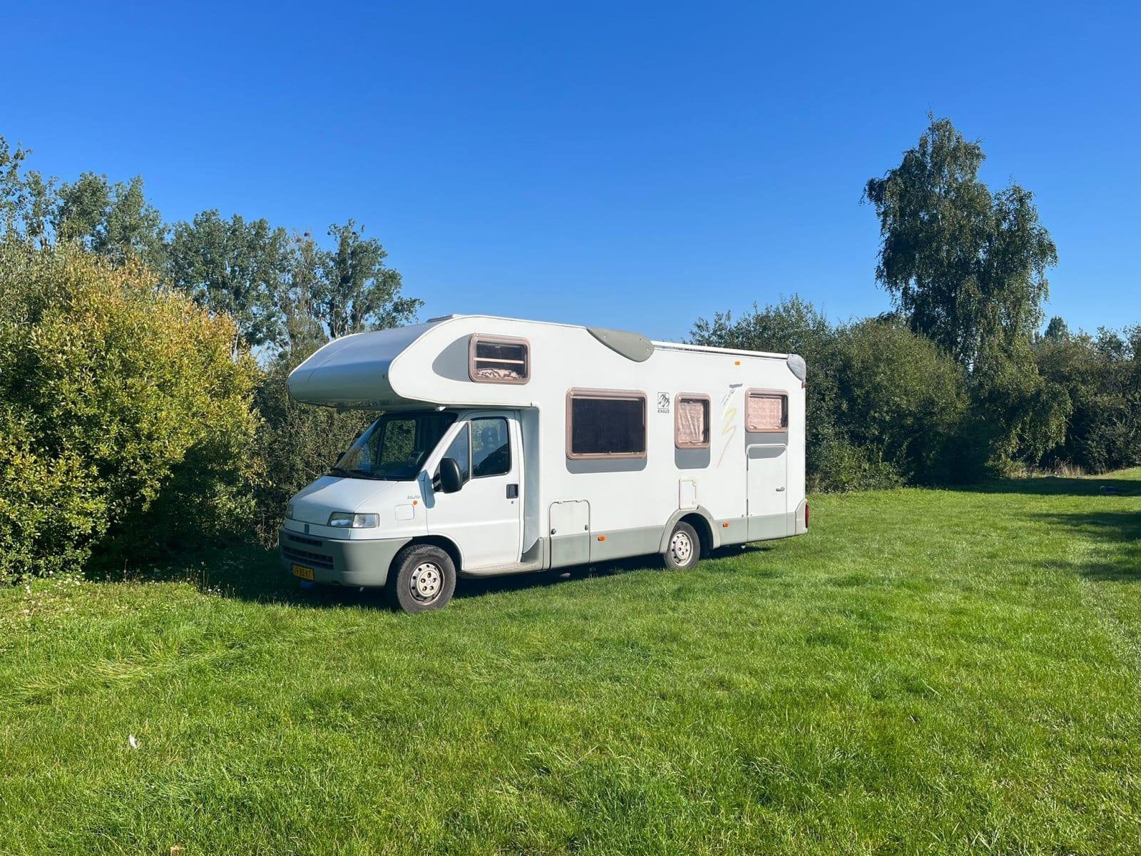 Knaus alkoof camper - Goed onderhouden, Caravans en Kamperen, Alkoof, Fiat, Treinzit, Particulier