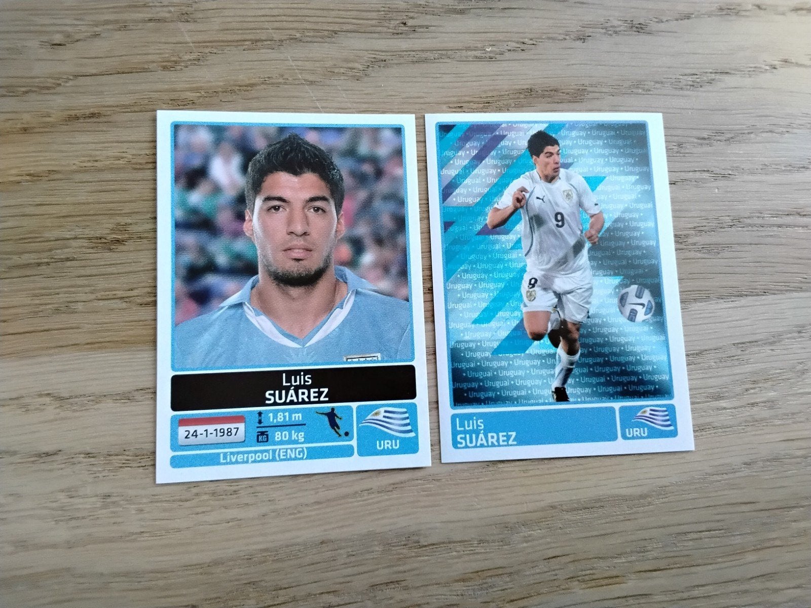2 Panini stickers Luis Suárez Copa América 2011, Ophalen of Verzenden, Zo goed als nieuw, Poster, Plaatje of Sticker