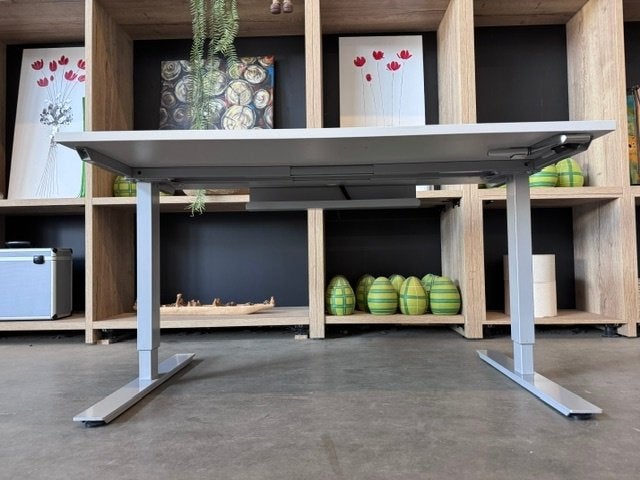 Foto 7 van Zit-sta bureau met slinger 140x80xH65-111 cm, 149€/st,250st