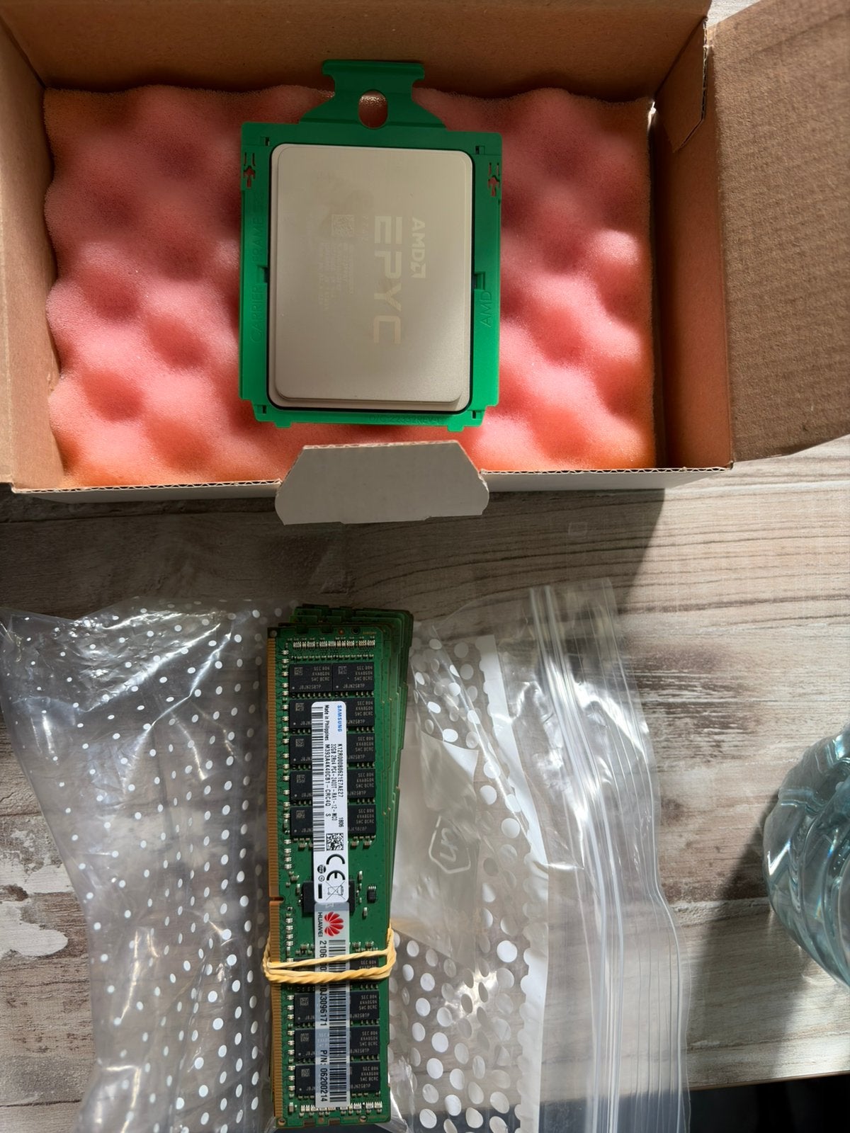 AMD EPYC 7742 + 256GB DDR4 2400, Computers en Software, Processors, Ophalen of Verzenden, 3 tot 4 Ghz