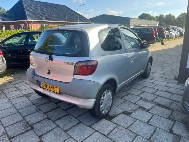 Toyota Yaris 1.0 16V VVTI 3DR, Auto's, Stof, 68 pk, Bedrijf, Handgeschakeld