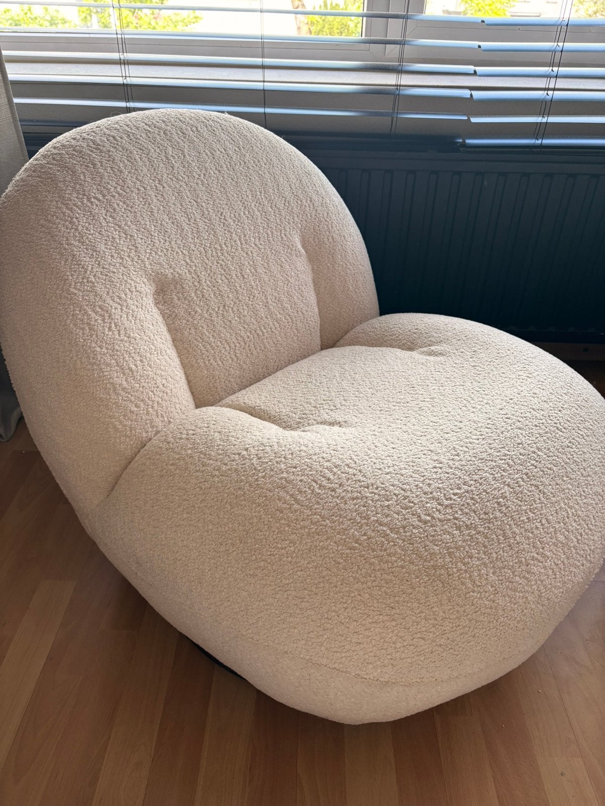 Light & Living Gumaca boucle stof draaifauteuil NIEUW, Huis en Inrichting, Fauteuils, Ophalen, Nieuw, 75 tot 100 cm, Stof